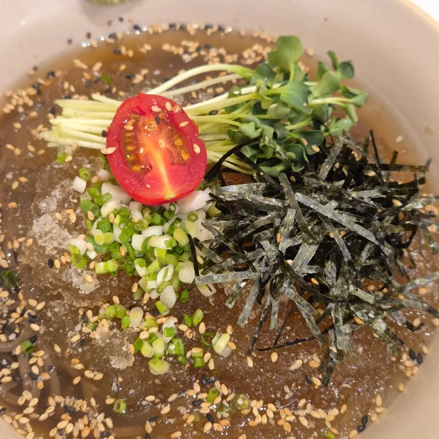 Cold soba served as the noodle choice