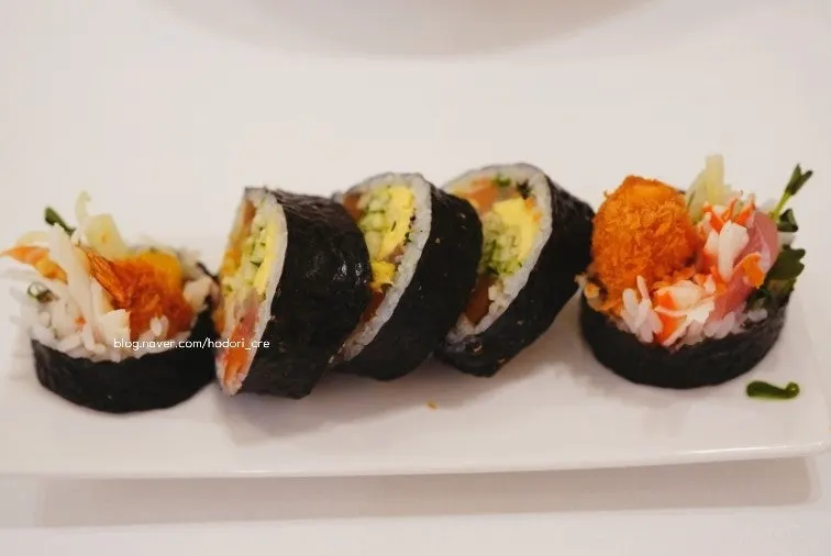 Đĩa futomaki nửa phần của Sushi Resto
