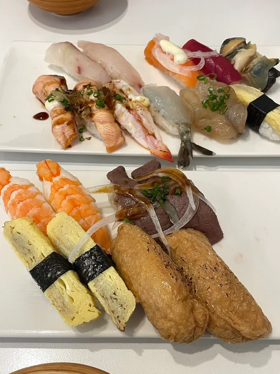 식사 준비를 마친 테이블 세팅