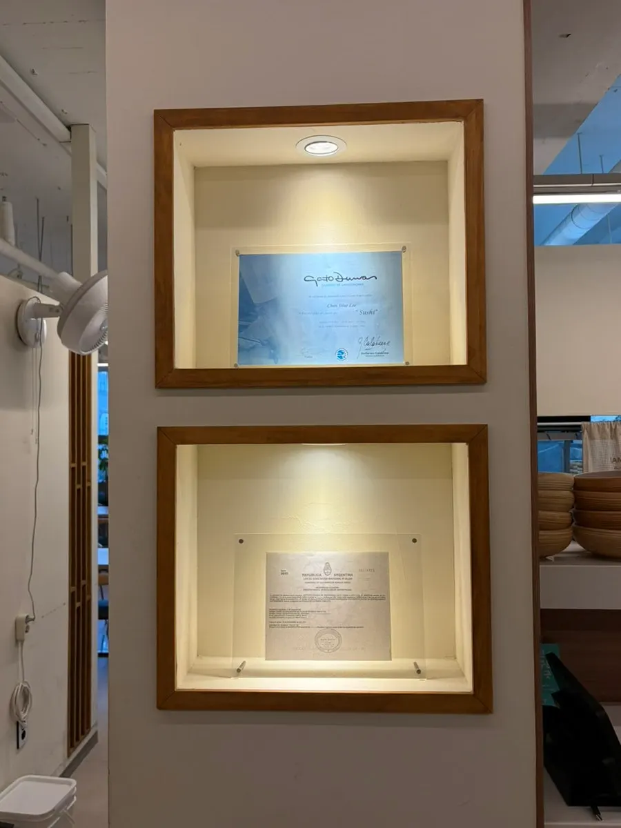 Takeout order tablet PC and award history on display