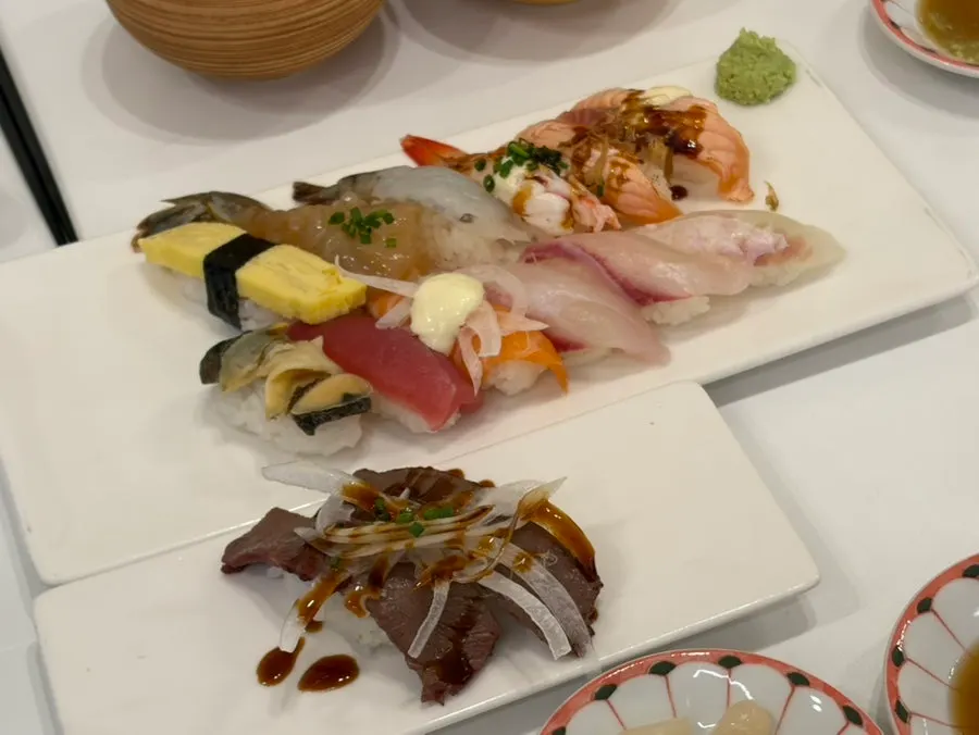 A full serving of Sushi Resto's recommended sushi 12p