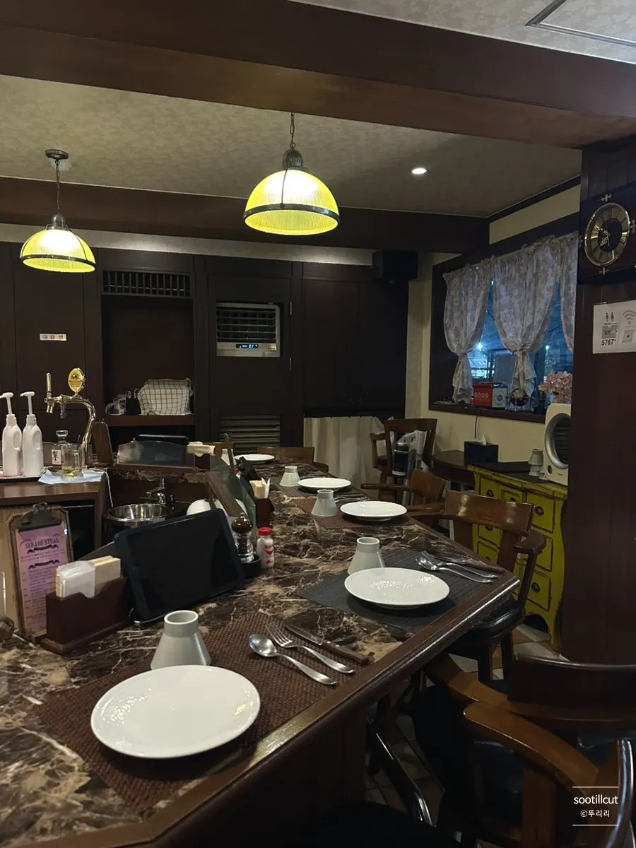 세카로 송파본점 바 테이블 좌석