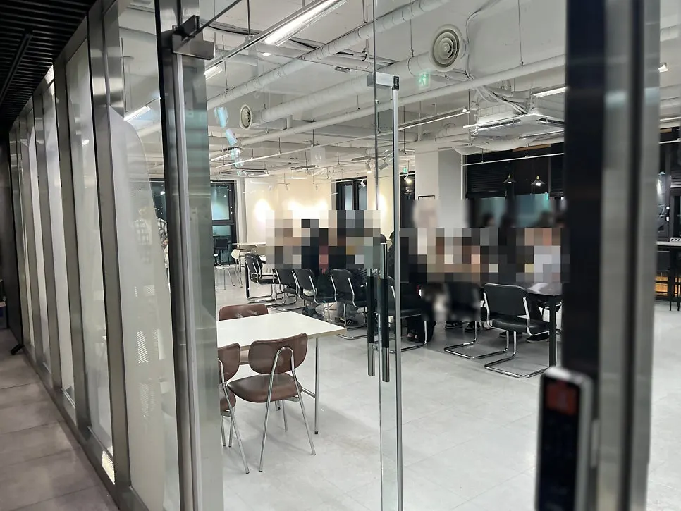 Spacious 3rd floor seating for groups