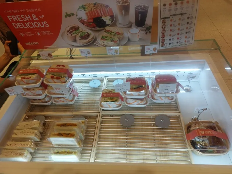 Menu display at Selecto Coffee Sinnonhyeon Branch