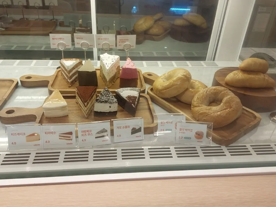 Bakery lineup at Selecto Coffee Sinnonhyeon Branch