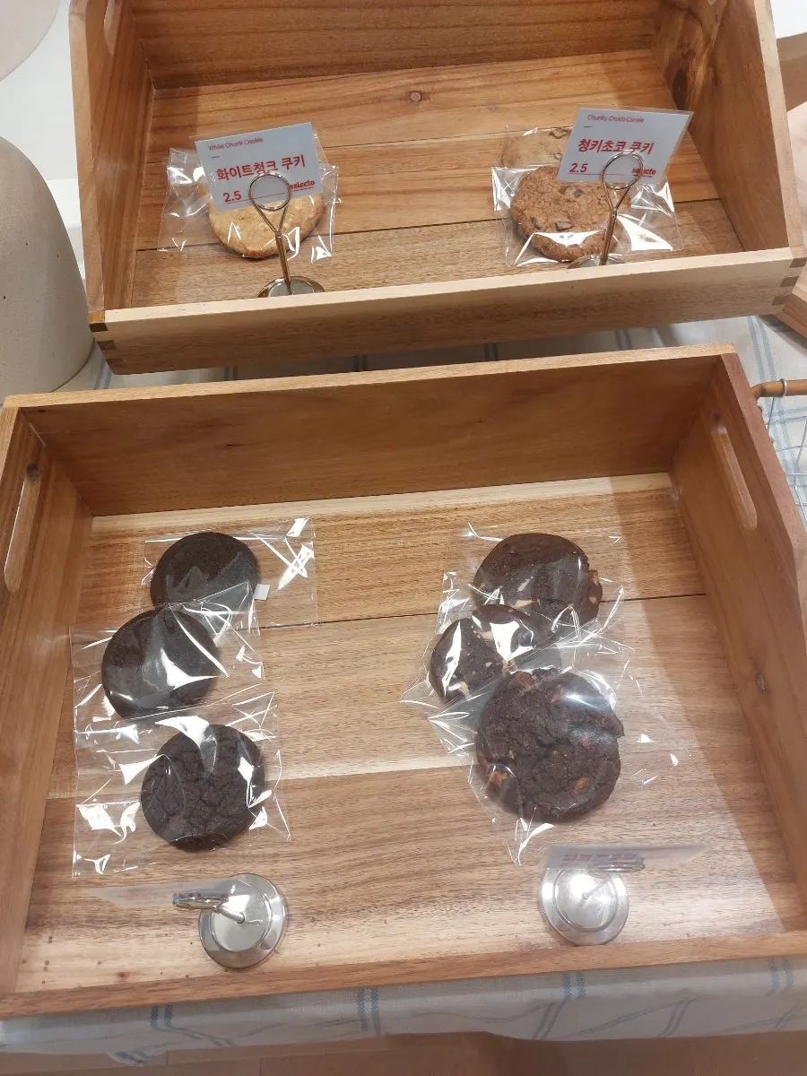 Coffee and dessert setting at Selecto Coffee Sinnonhyeon Branch