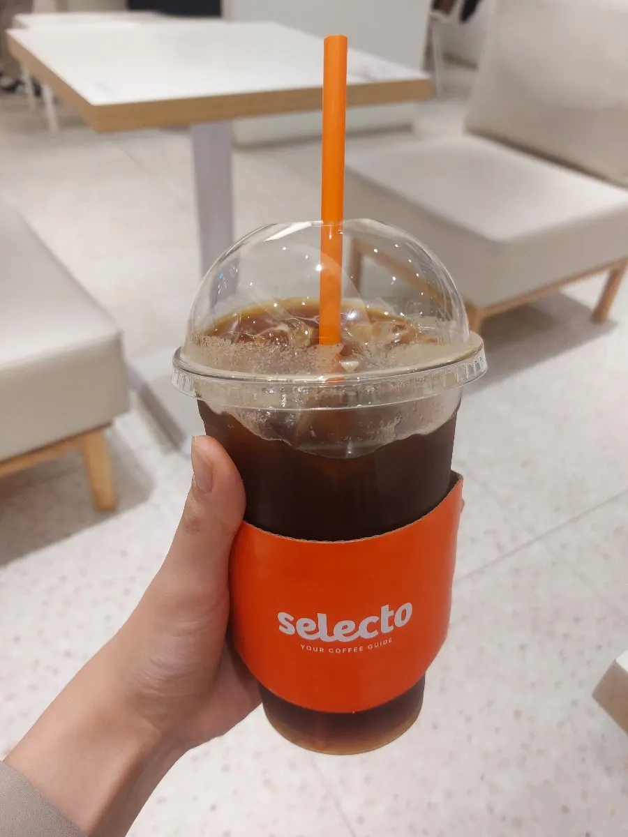 Geisha bean iced americano at Selecto Coffee Sinnonhyeon Branch