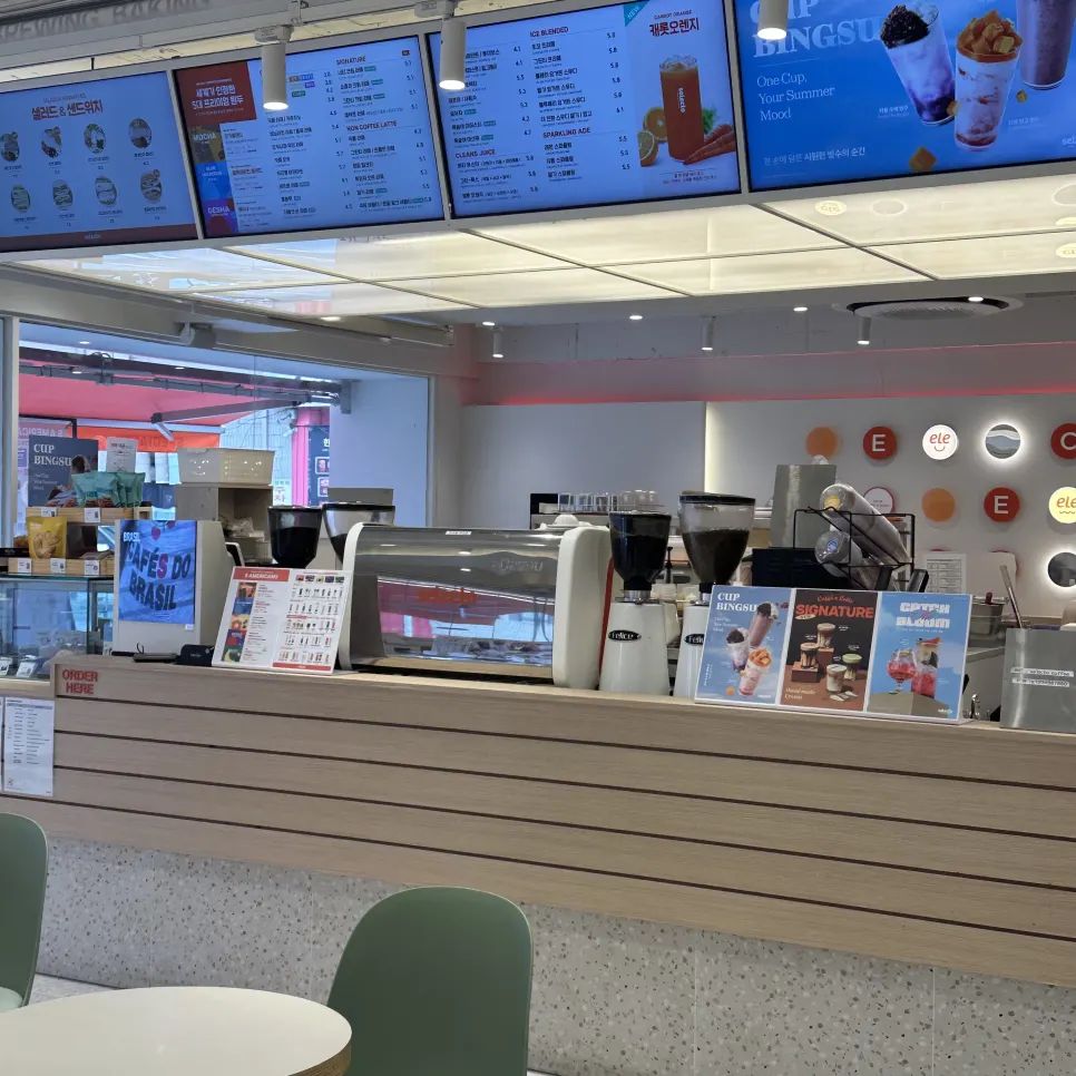 Interior of Selecto Coffee Sinnonhyeon Branch with wide seat spacing