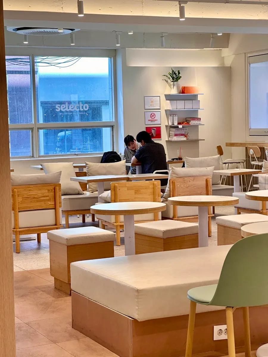 Lounge seats with power outlets