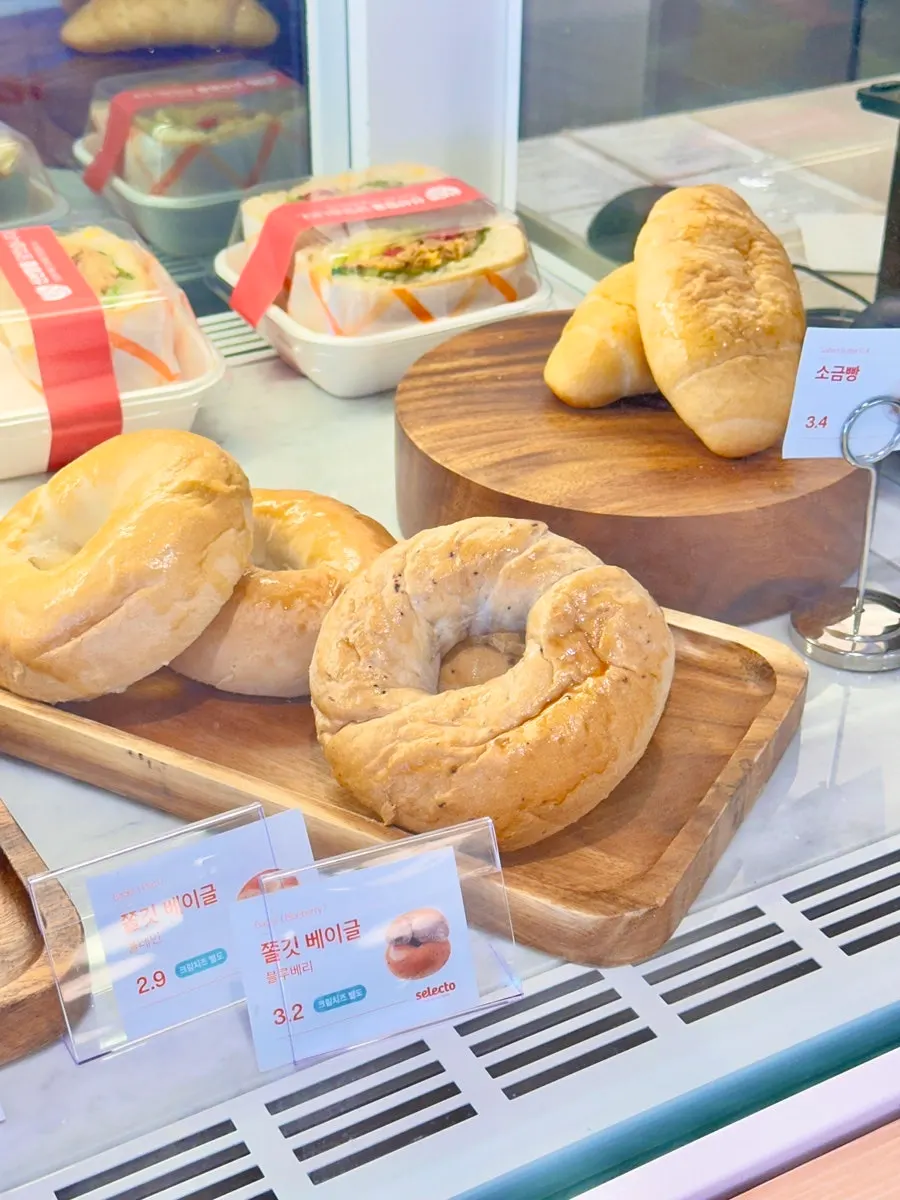 Bakery corner at Selecto Coffee Sinnonhyeon Branch