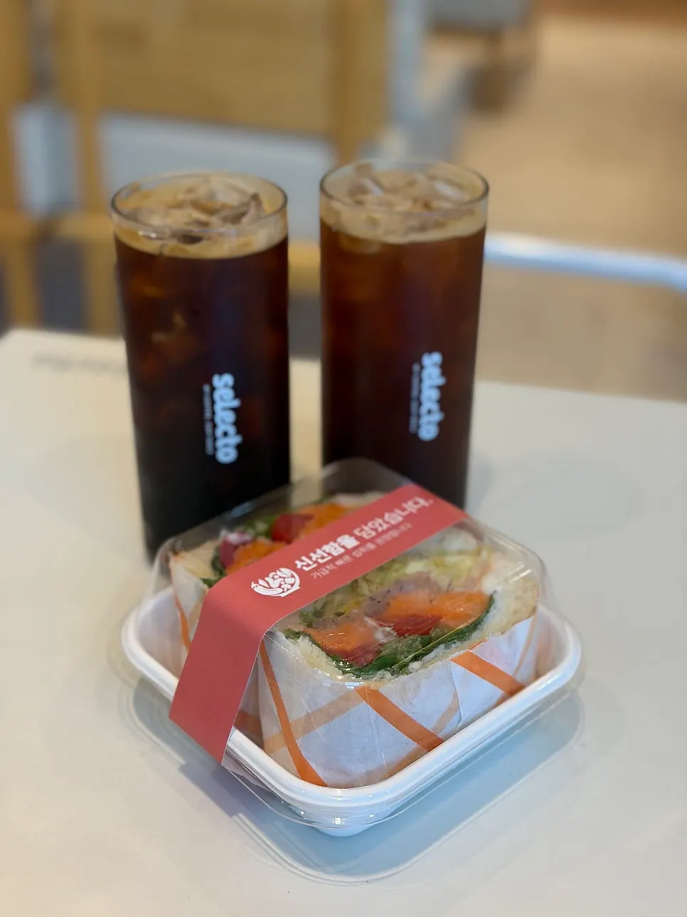 서로 다른 원두로 주문한 아메리카노 두 잔