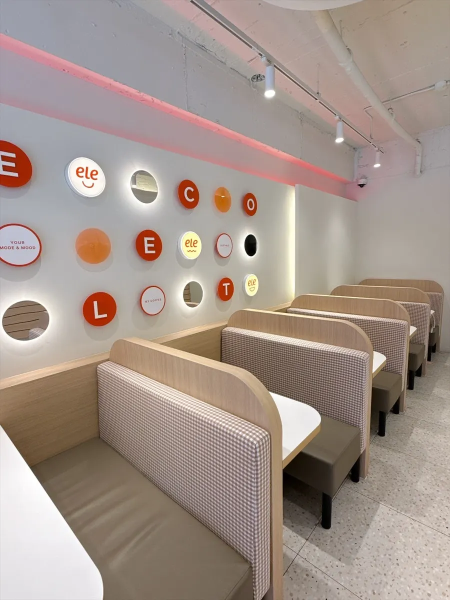 Interior atmosphere of Selecto Coffee Sinnonhyeon Branch