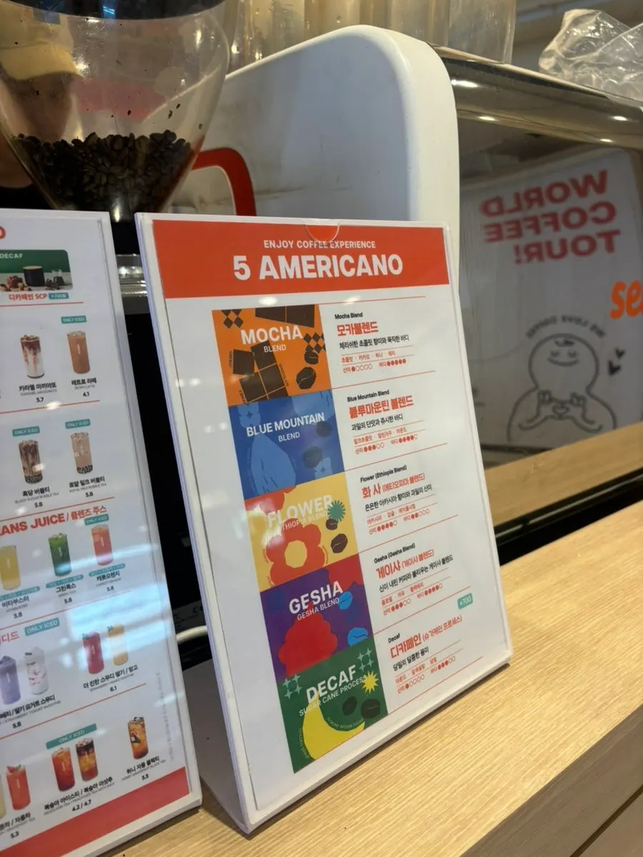 Order counter at Selecto Coffee Sinnonhyeon