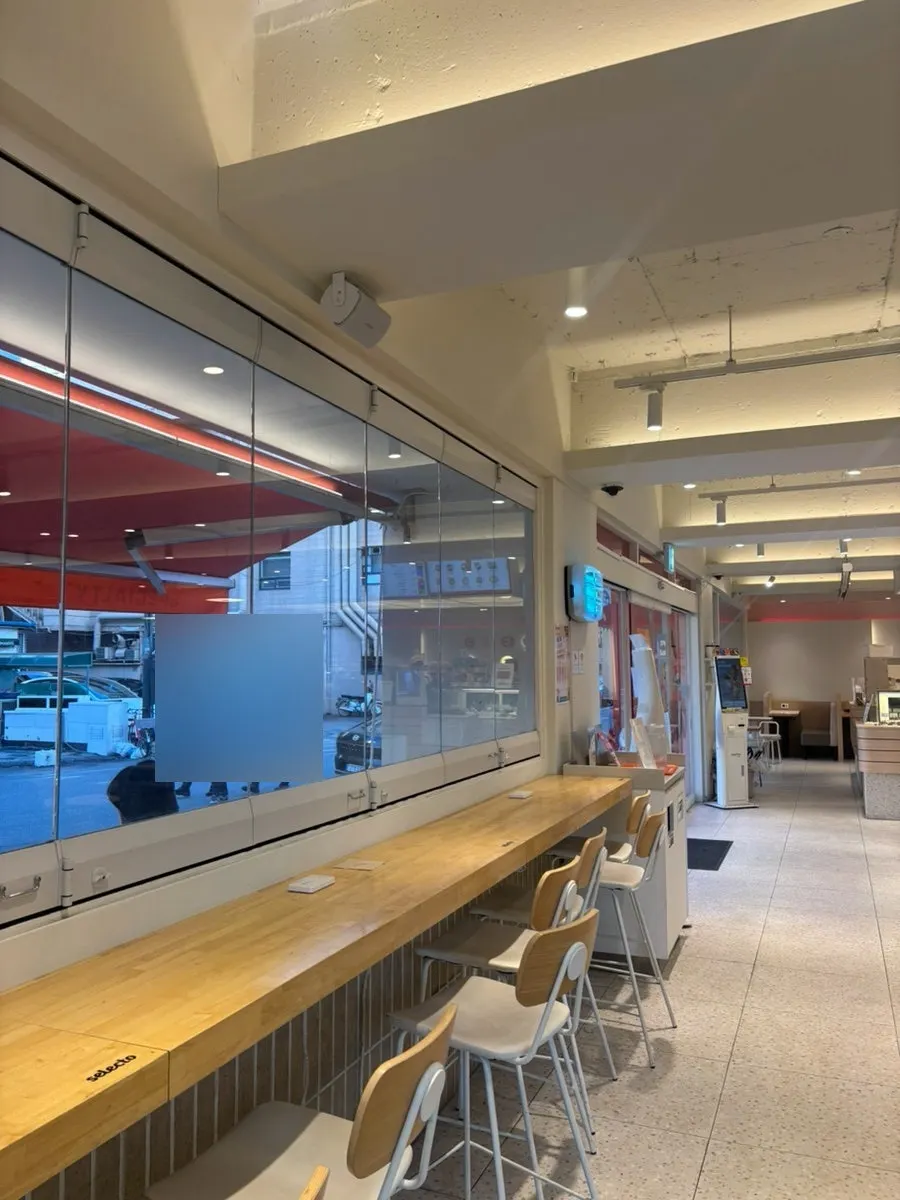 Spacious seating area at Selecto Coffee Sinnonhyeon