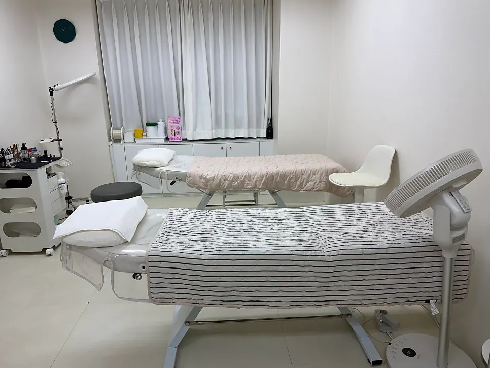 Treatment bed while waiting with numbing cream applied