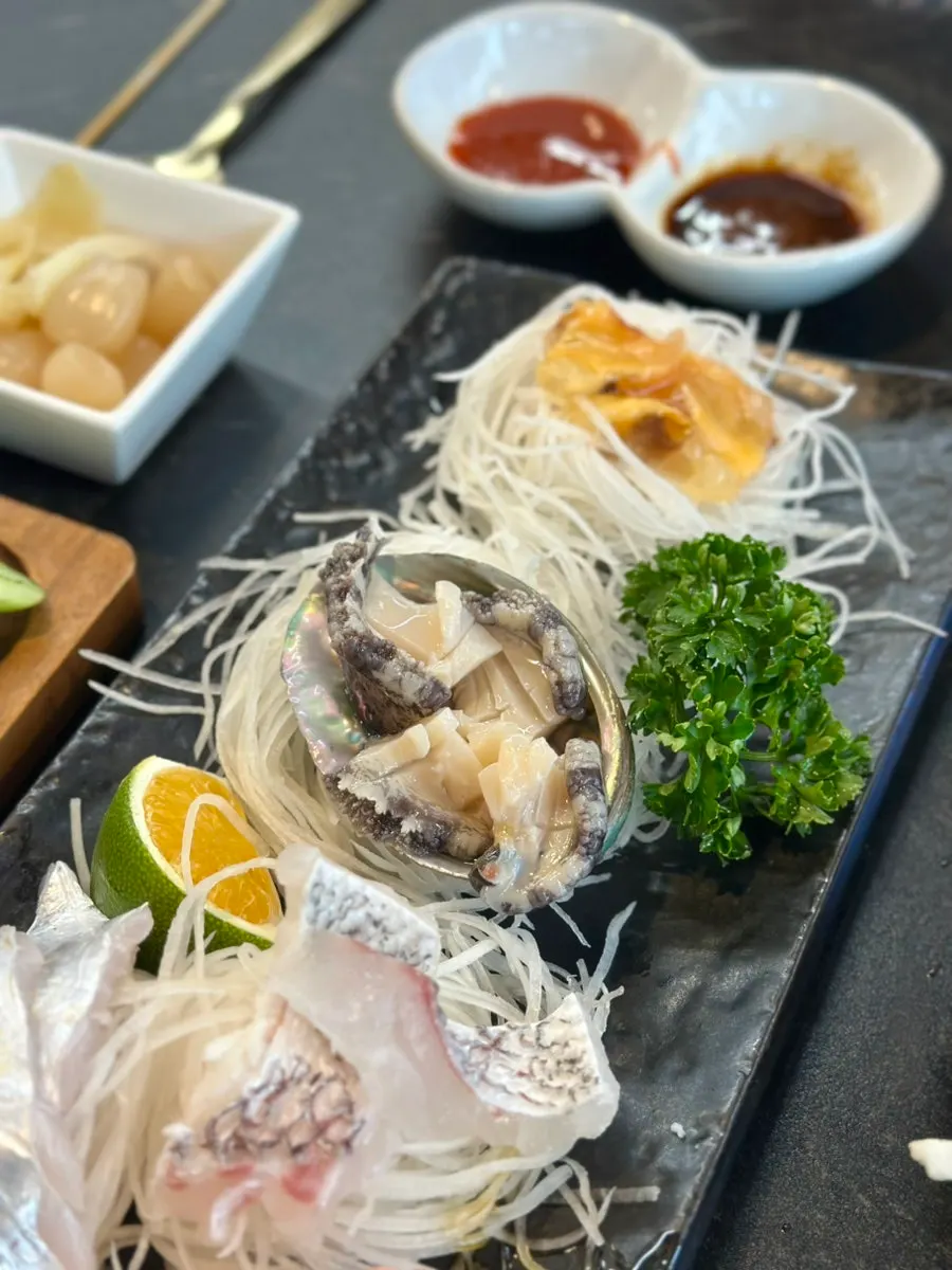 전복과 멍게, 갈치회