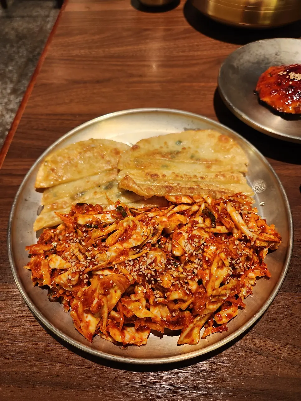 채소와 함께 무친 서초정계 닭무침