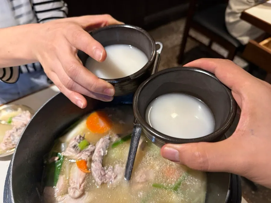 Dak han mari table setting at Seocho Jeonggye