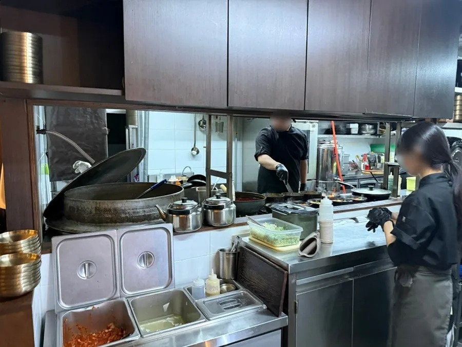 Open kitchen visible to customers
