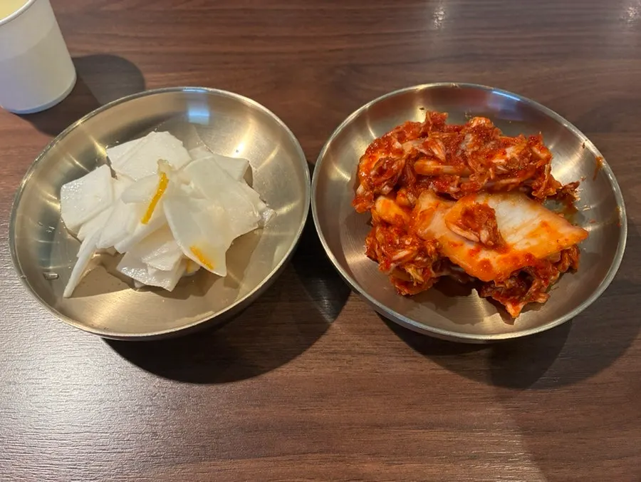 Table setting and banchan at Seocho Jeonggye