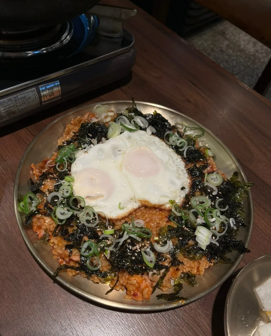 닭볶음탕 양념 국물과 볶음밥