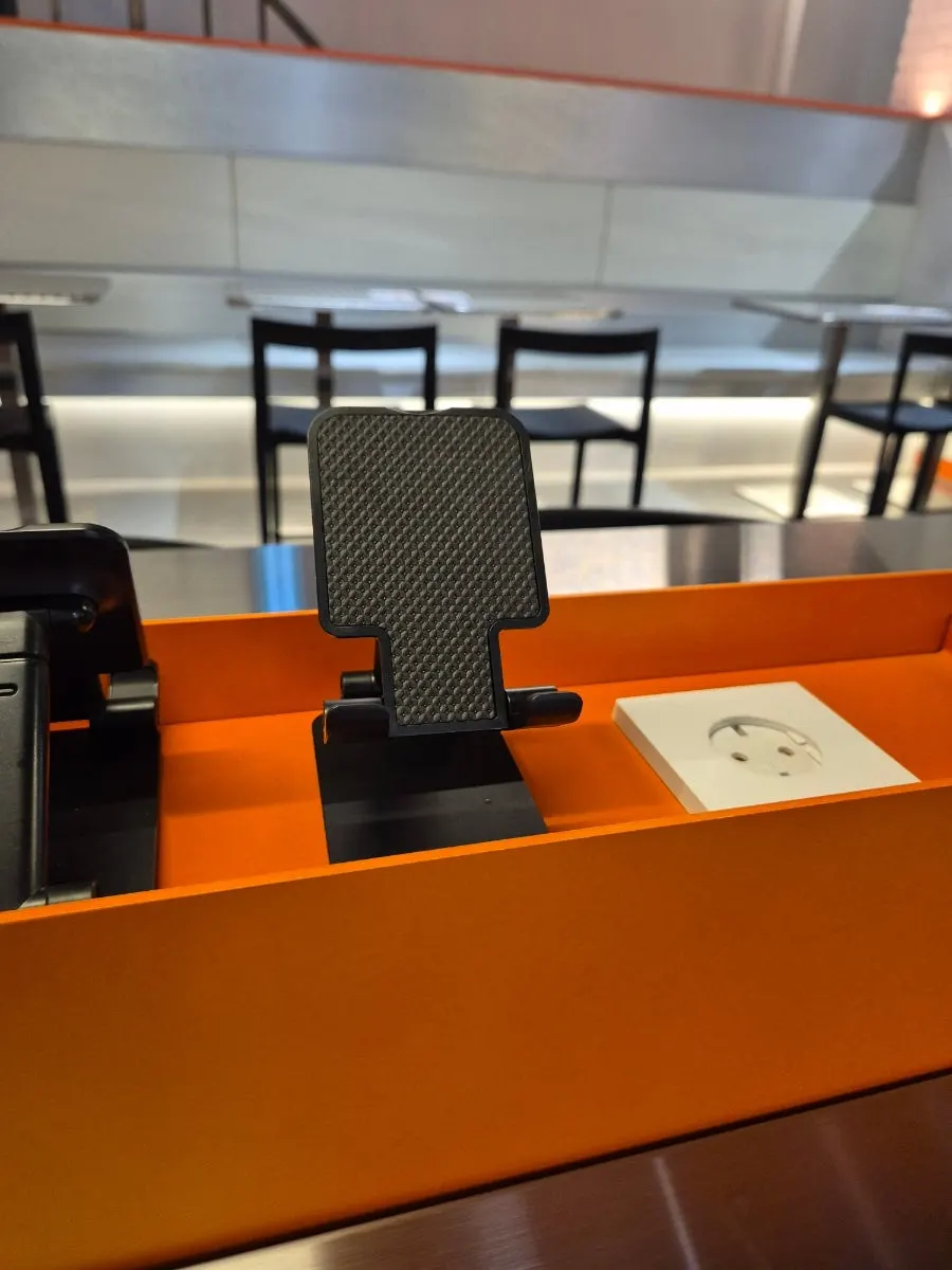 Indoor space at the Seocho Gyodae Branch