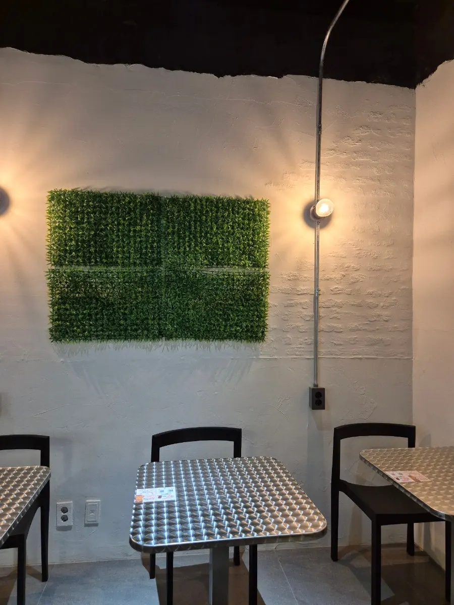 Solo dining area at a poke restaurant