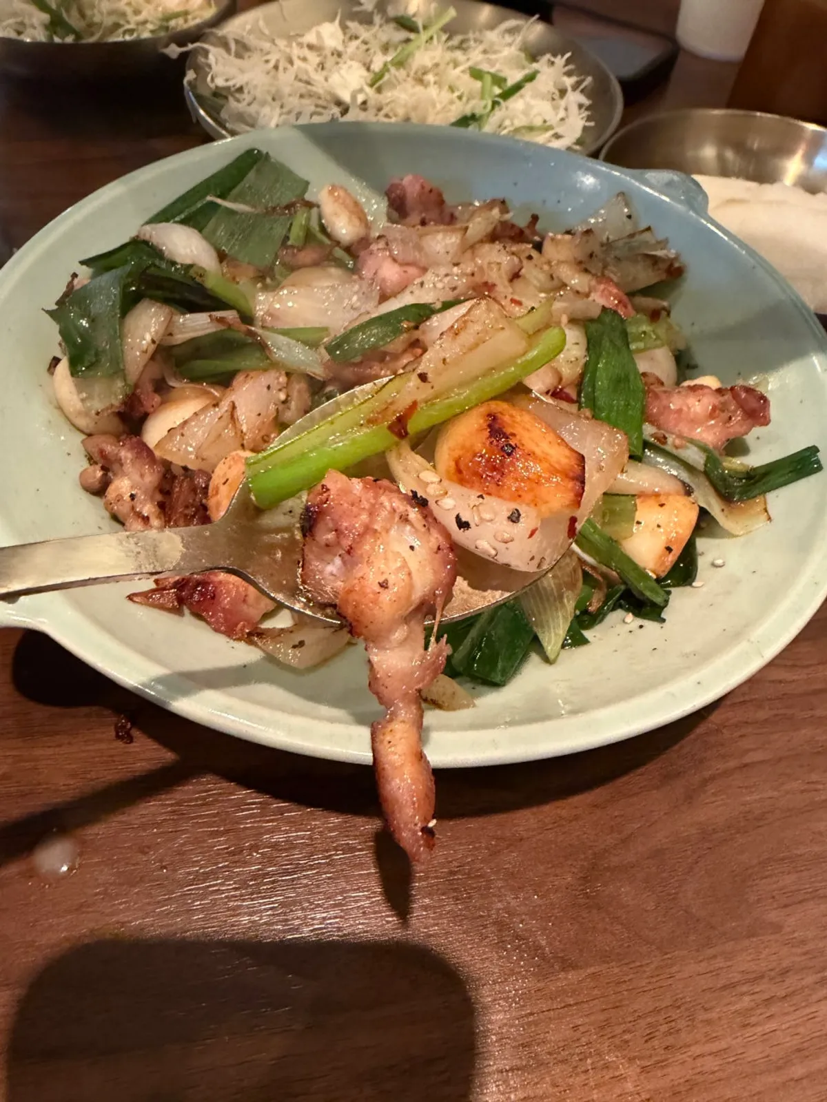 Crunchy grilled chicken cartilage with salt
