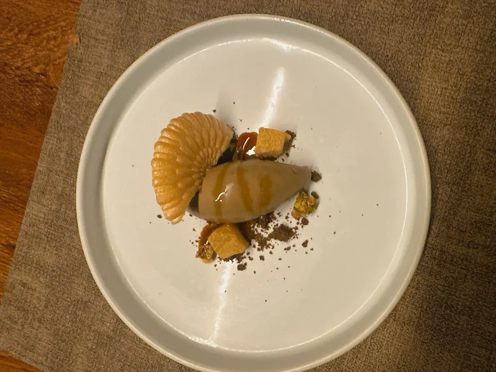 Hojicha ice cream and warabi mochi dessert