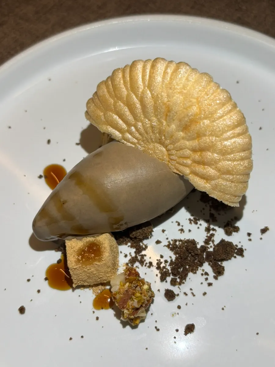 Hojicha ice cream dessert with warabi mochi and brown sugar