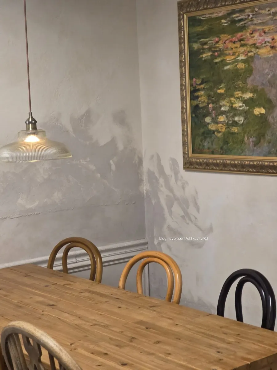 1st floor seating at Respire Bakery