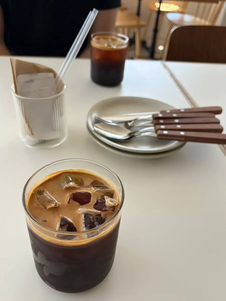 Iced Americano served with the Lunch Club set