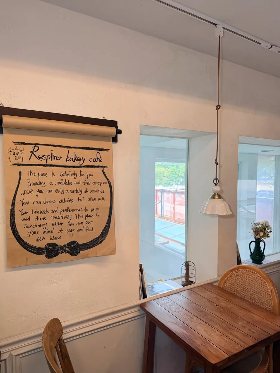 Decor pieces that match the café interior