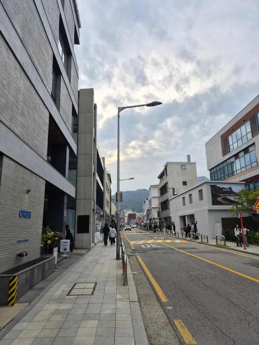 Charming hanok scenery in a Seochon alley