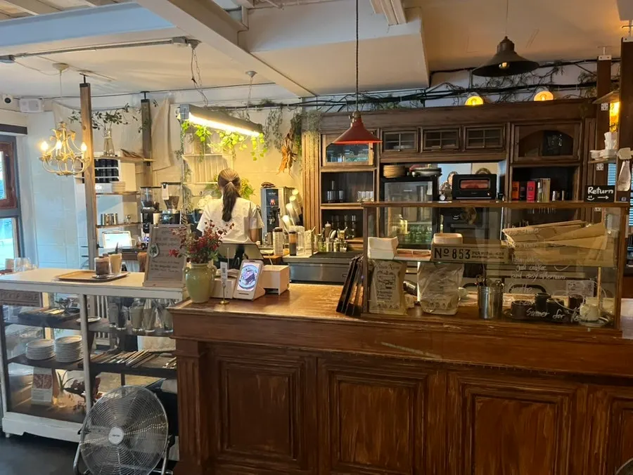 Warm interior décor