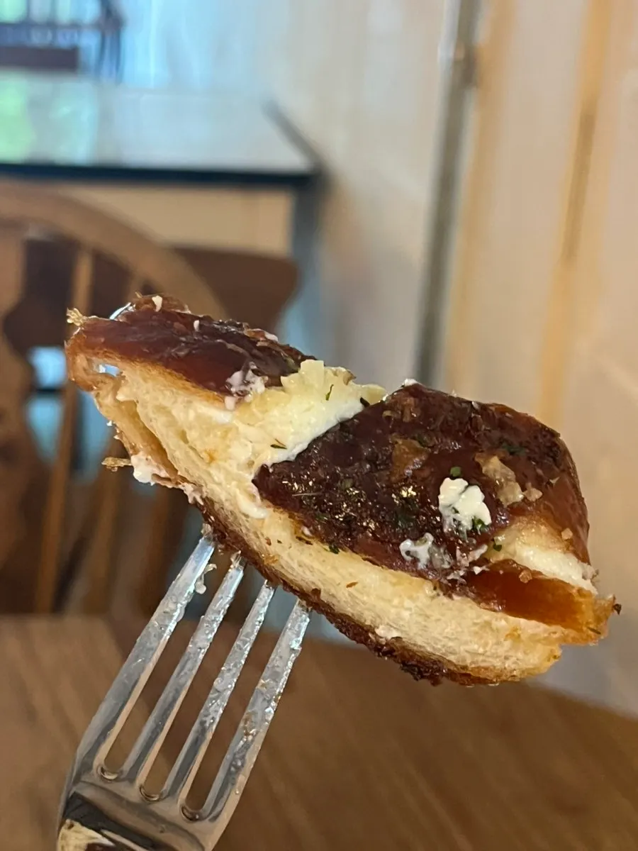 Garlic cream cheese salt bread