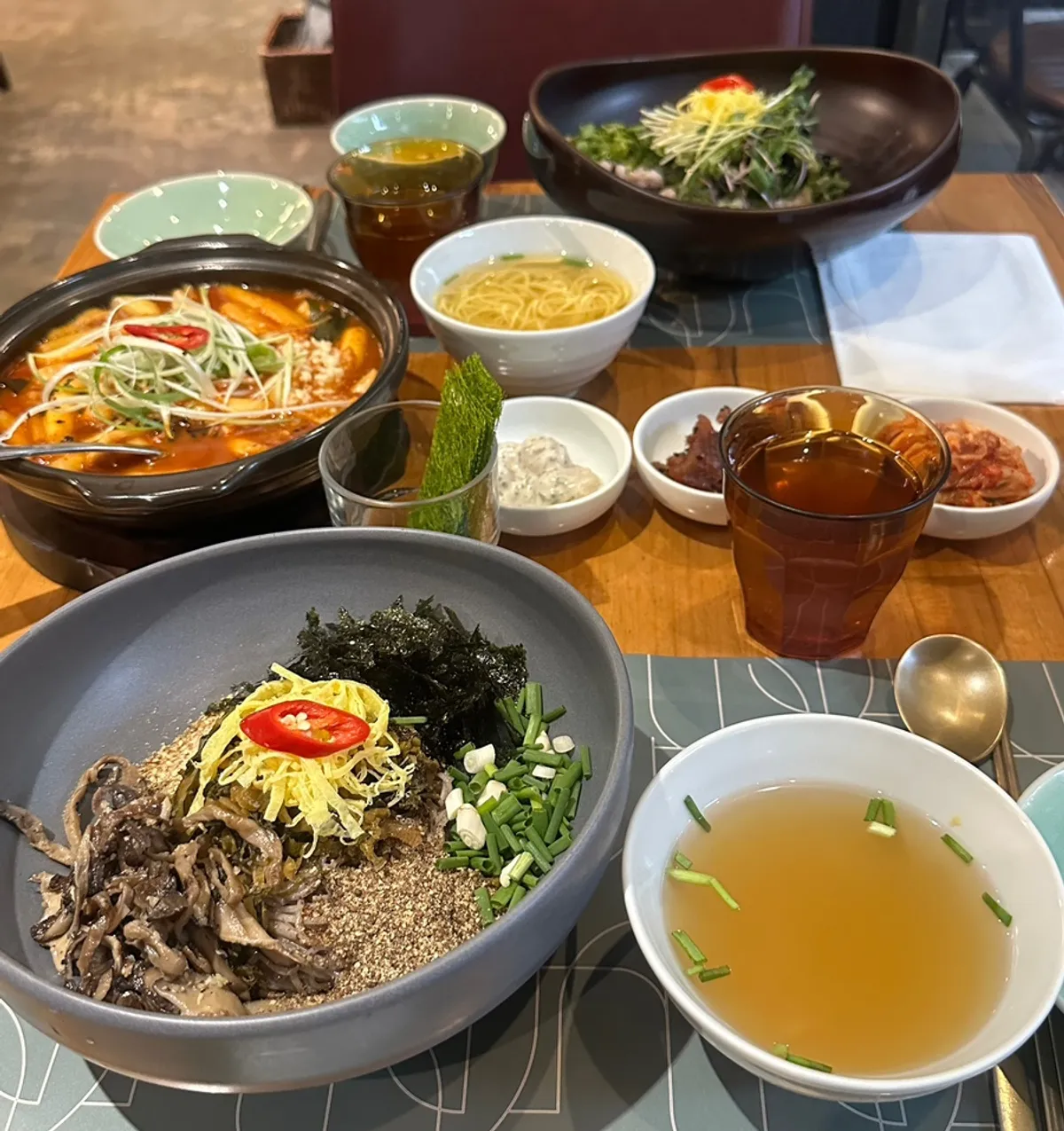 사발 베스트 메뉴가 적힌 메뉴판