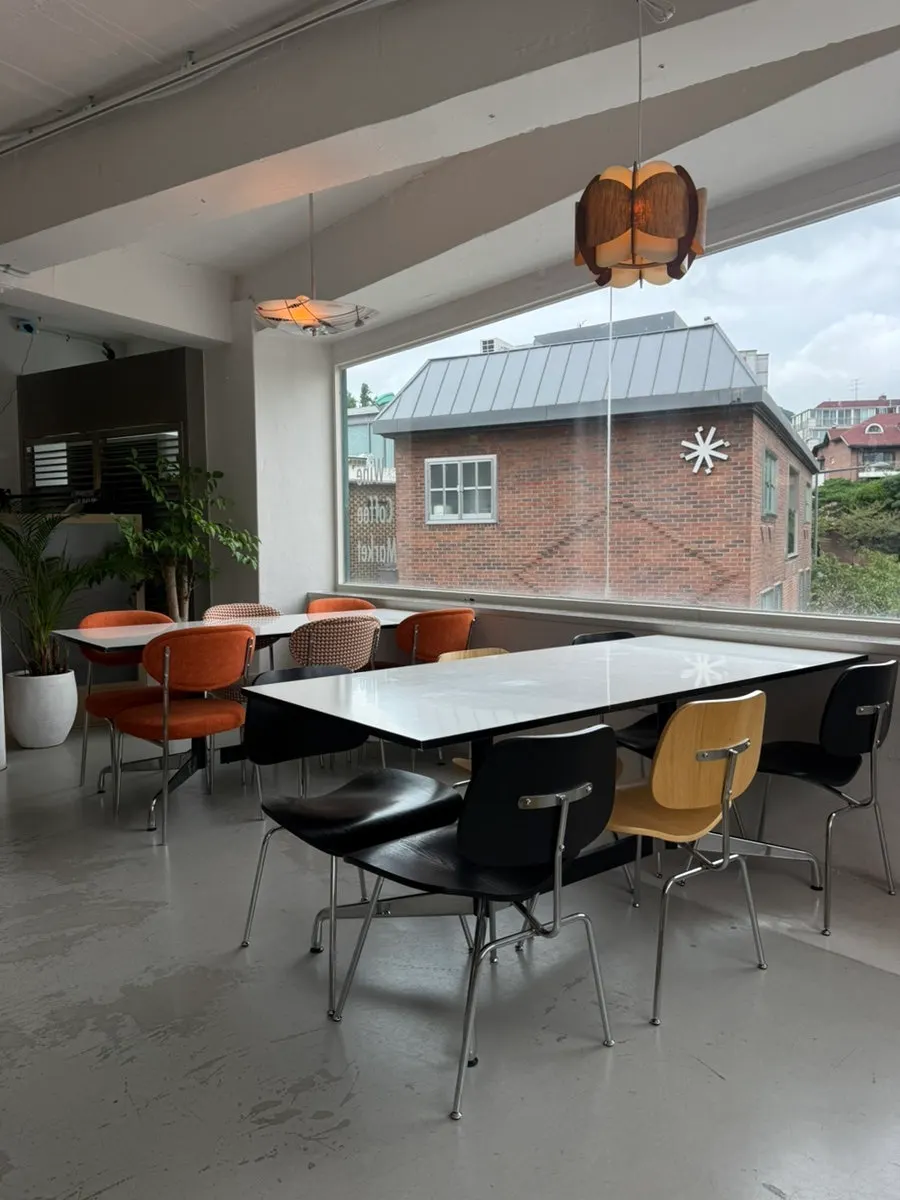 Wine bar space at Wine Stein Seochon