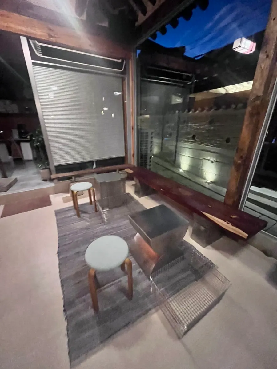 Seat good for sitting alone at Oldsse Seochon
