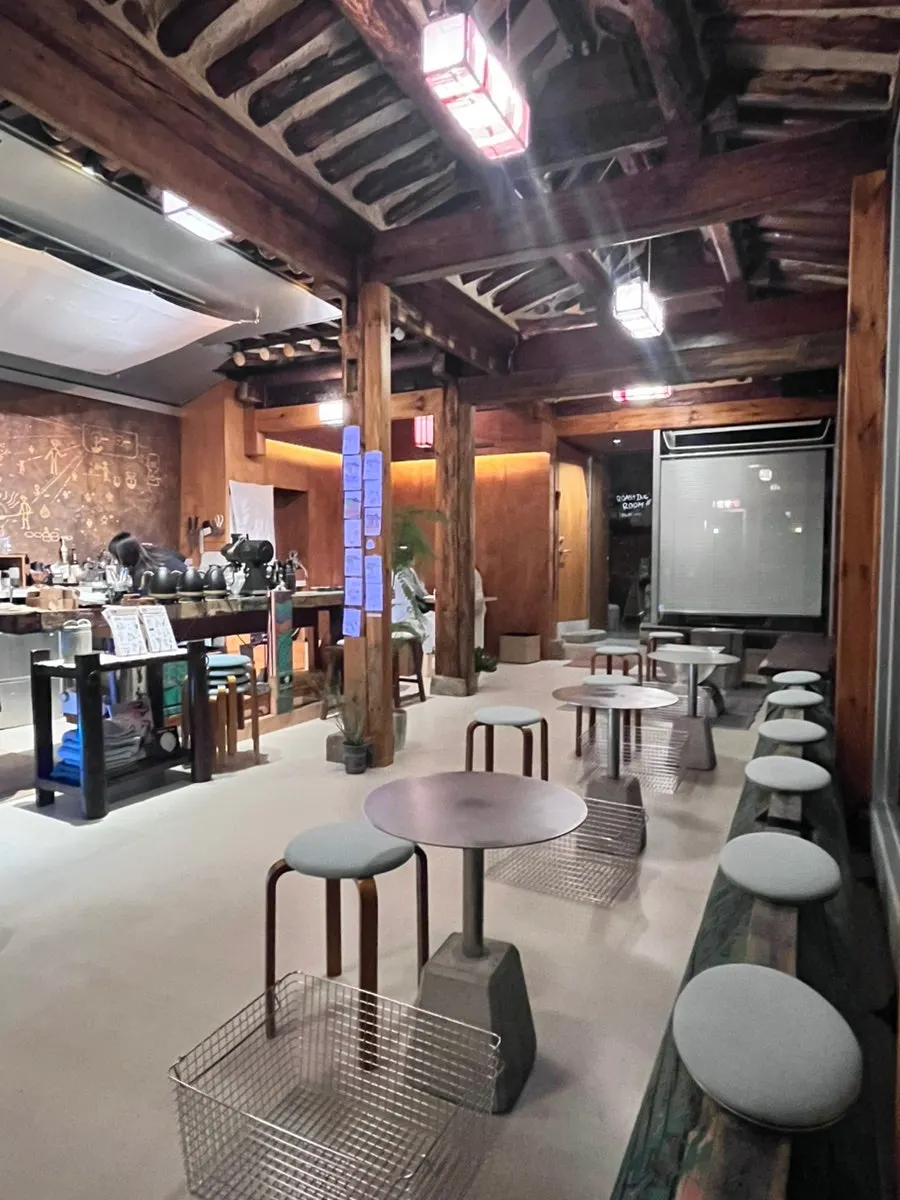 A corner of the café that still holds hanok charm