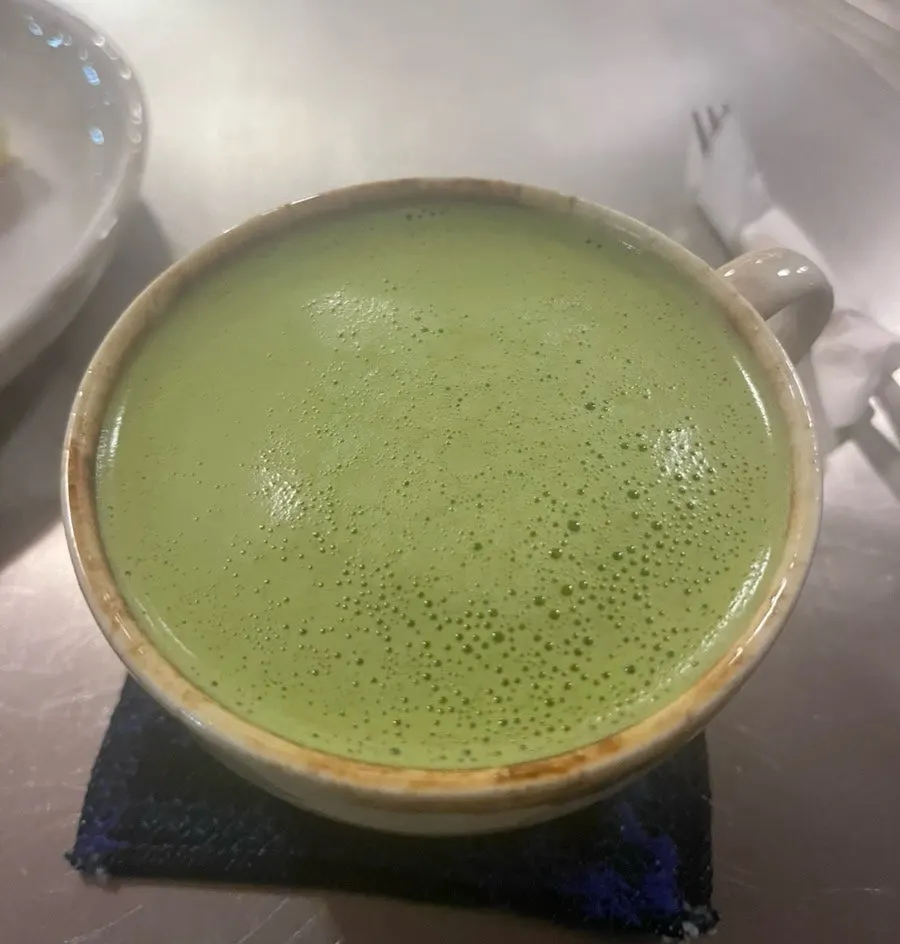 A cup of matcha latte at Oldsse Seochon