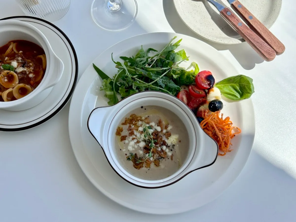 Main space at Wine Stein Seochon