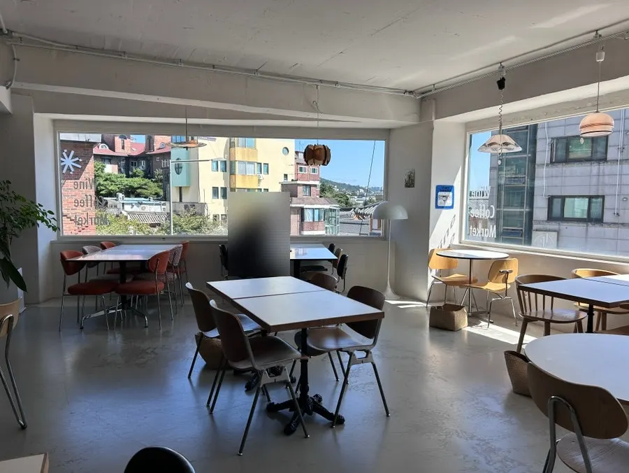 Interior view of Wine Stein Seochon