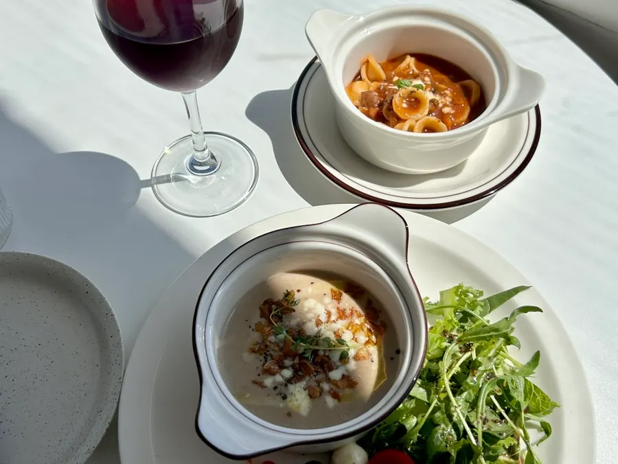 Mushroom soup and salad