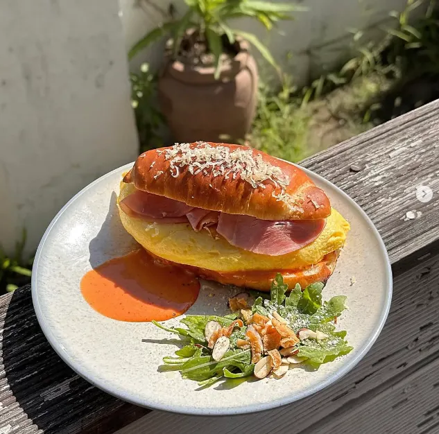 Omelette jambon sandwich
