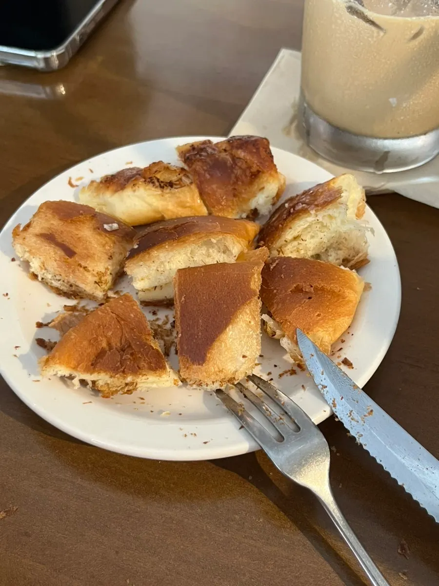 Salt bread and iced drinks