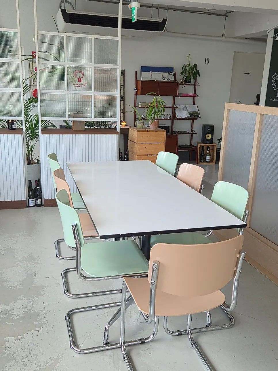 高い建物のない開けた西村の眺望