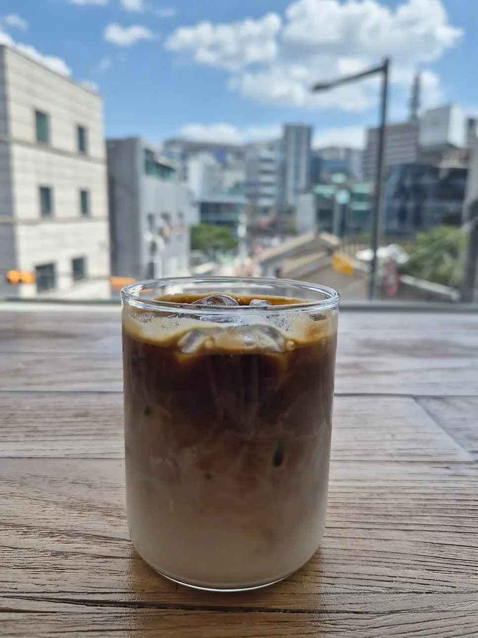 先に出てきたラテ一杯