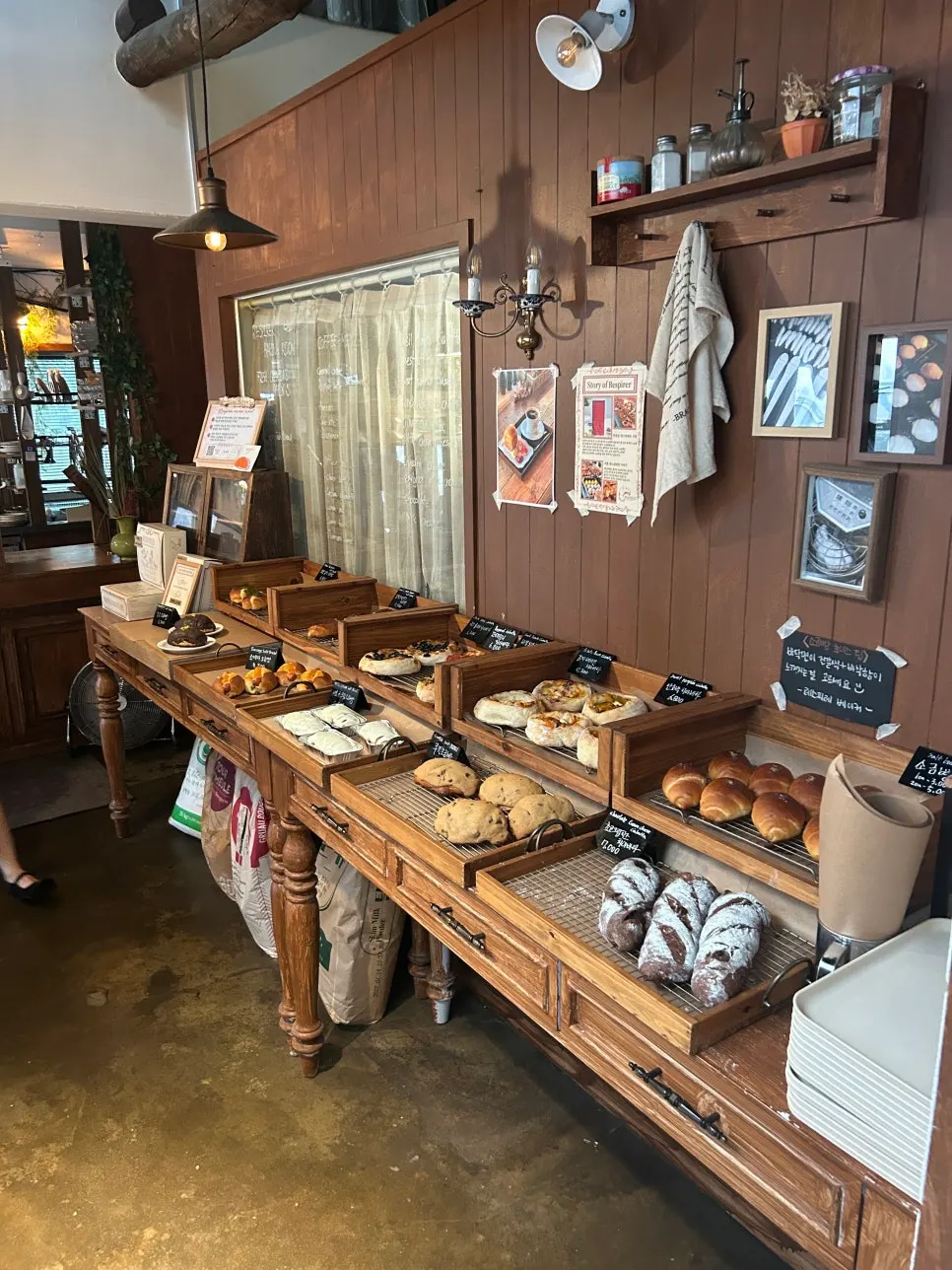 Brunch plating displayed on the pickup counter