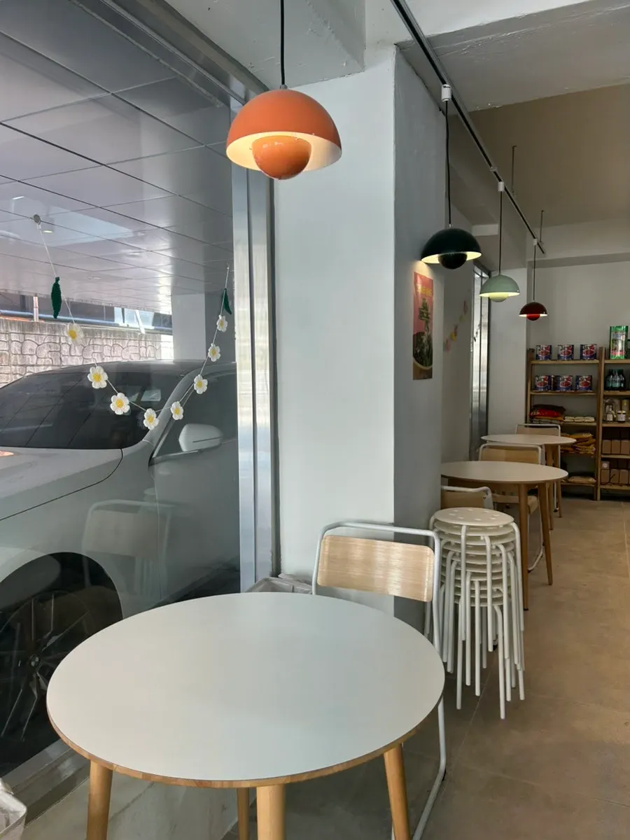 The area around Focaccia Cucina's entrance